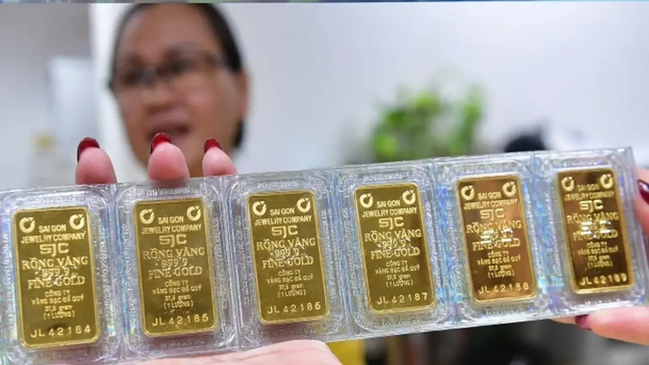 قفزة مفاجئة في أسعار الذهب تصل بالأونصة إلى 187 مليون دونغ فيتنامي